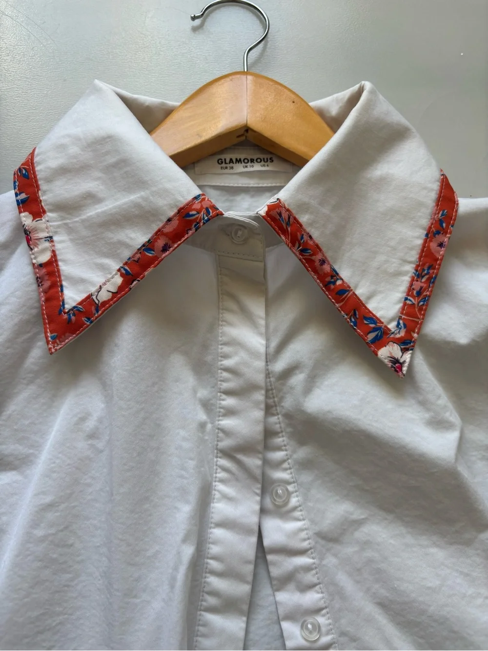 Glamorous White Puff Sleeve Blouse w/ Orange Floral Collar Size US - Picture 2 of 3